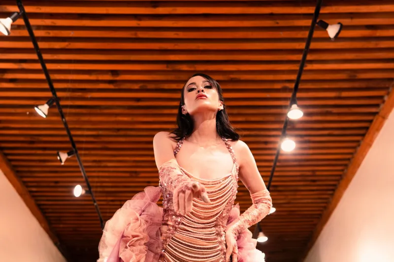 Quand la haute couture devient patrimoine : l'odyssée des pièces vintage vers la valeur d'investissement